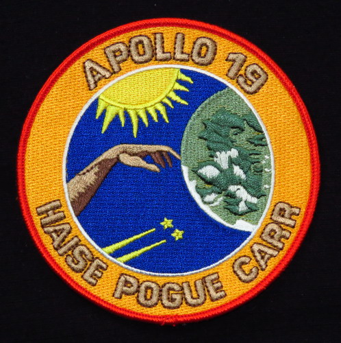 Apollo19%20badge.jpg