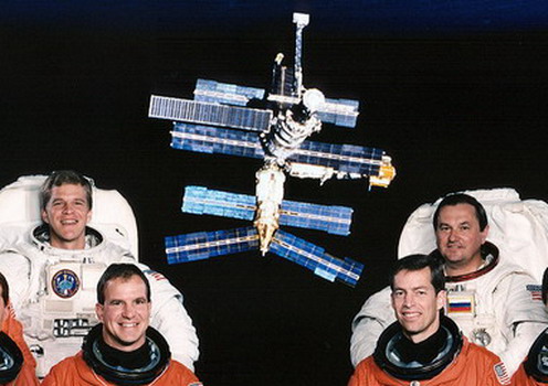 EVA%20sts-86%20CREW.jpg