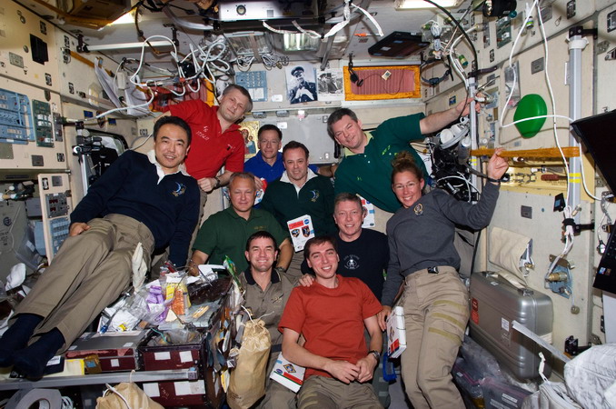 ISS-28%20STS-135.jpg