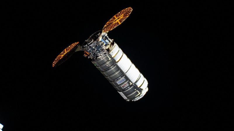 ISS-73_Cygnus_arrival.jpg