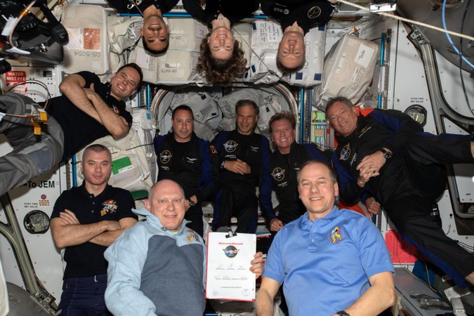 ISS67%20crew%20AX1.jpg