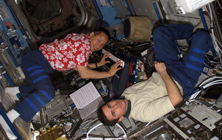 ISS7%20crew.jpg