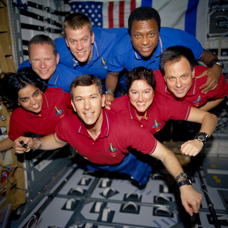STS-107_crew_in_orbit.jpg
