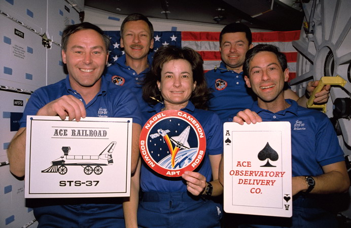 STS-37%20crew%20orbit.jpg
