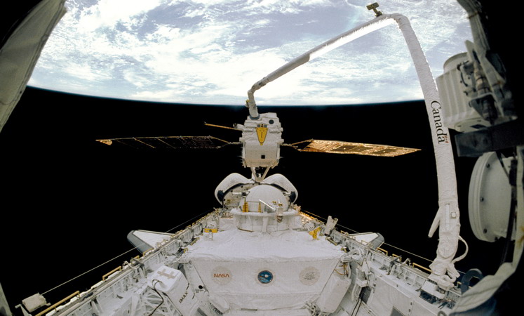 STS-46_EURECA_deployment.jpg
