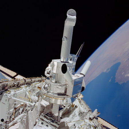 STS-51-F_Instrument_Pointing_System.jpg