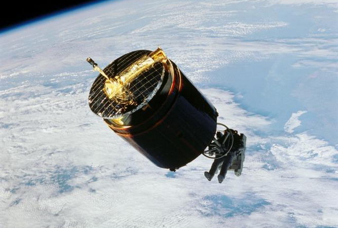 STS-51A%20westarcapture.jpg