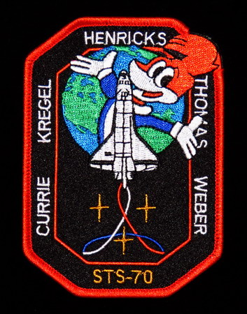 STS-70%20Pie%20vert.jpg
