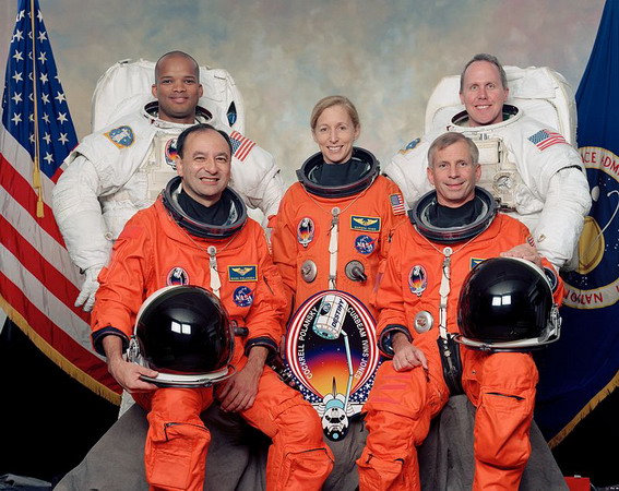 STS-98_crew.jpg