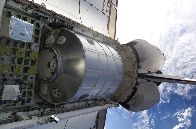 STS102%20Mplm_in_shuttle.jpg