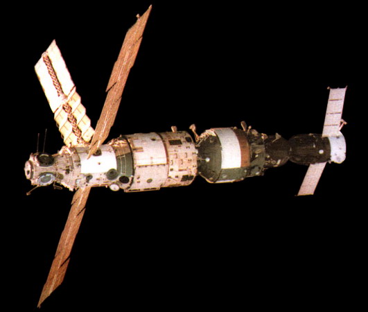 soyuz-TM-2%20mir-kvant.jpg