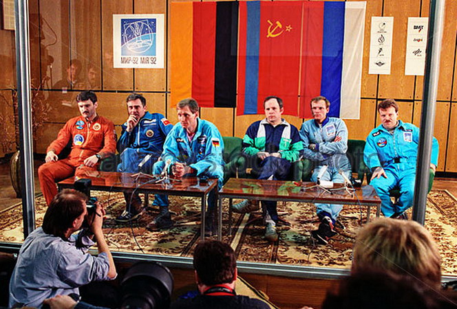 soyuz-tm-14-space-crew.jpg