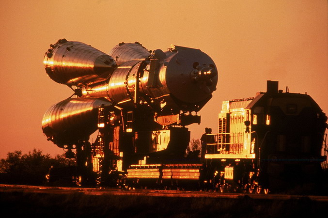 soyuz-tm-20_rollout.jpg