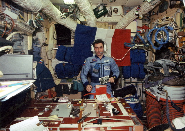 soyuz-tm-27_onboard_4.jpg