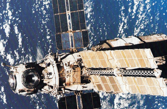 soyuz-tm-4_mir_2.jpg