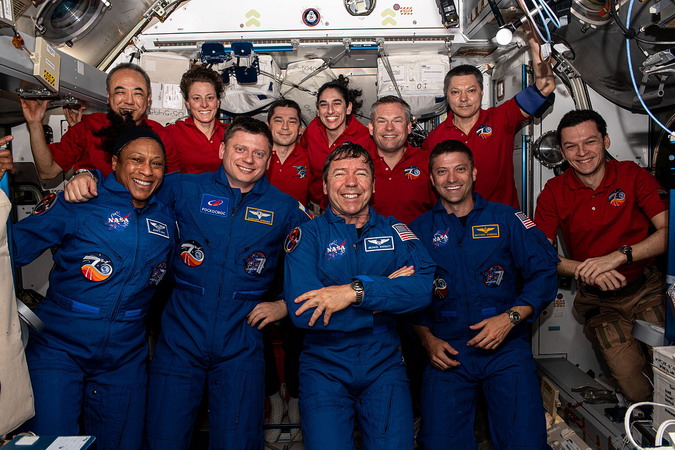 crew8%20iss-70_11.jpg