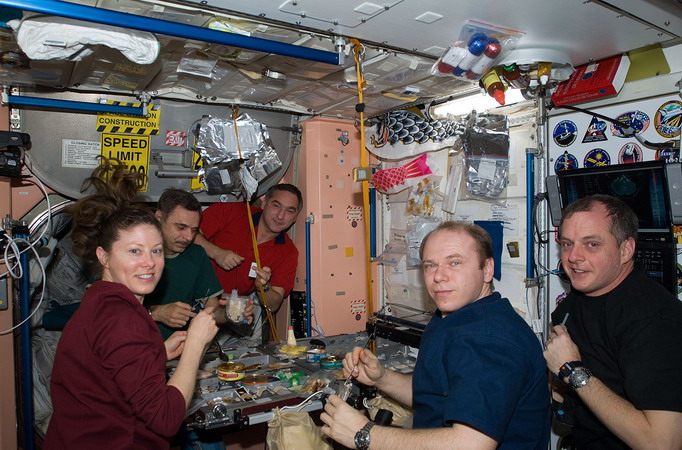 iss-23_repas.jpg