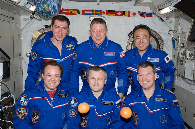 iss-28%20crew.jpg