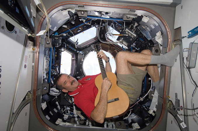 iss-34_Hadfield.jpg