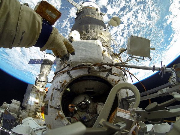 iss-40_EVA.jpg