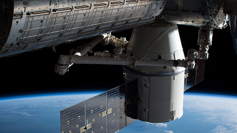 iss-54_dragon_docked.jpg