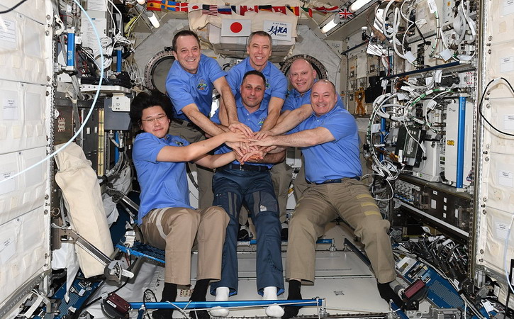 iss-55_crew%20all.jpg