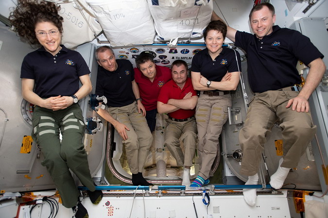 iss-59_crew_all.jpg