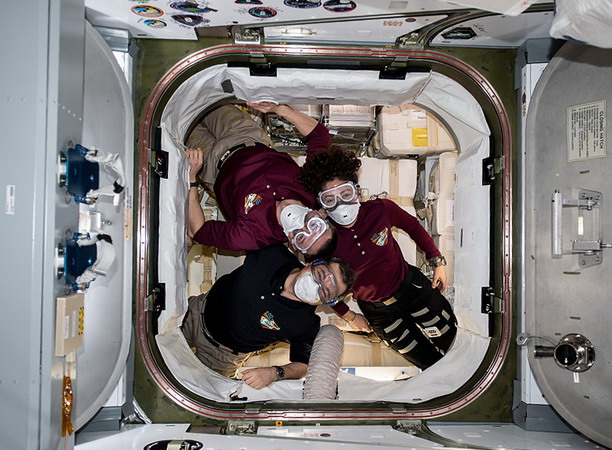 iss-62_dragon_inside.jpg