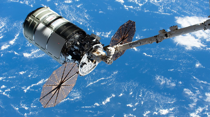 iss-66_ng-17_grapple.jpg