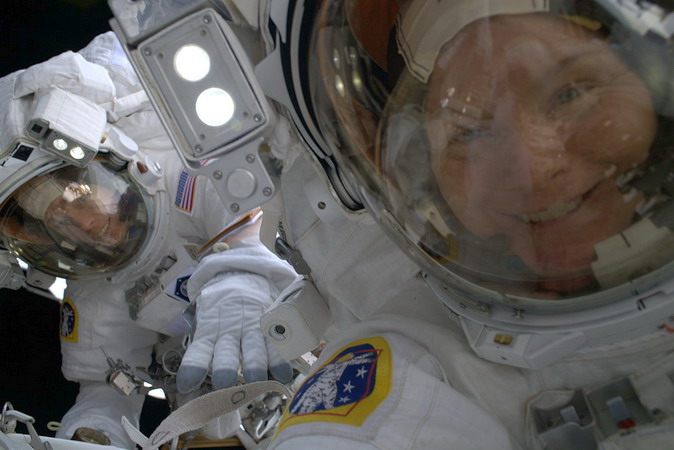 iss-73_EVA%201%20mai.jpg