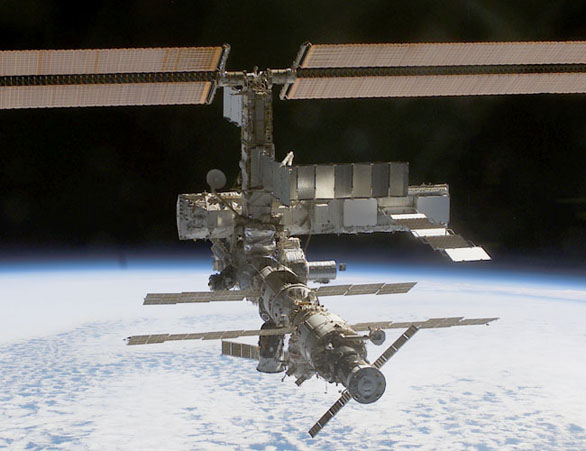 iss5_sts112.jpg
