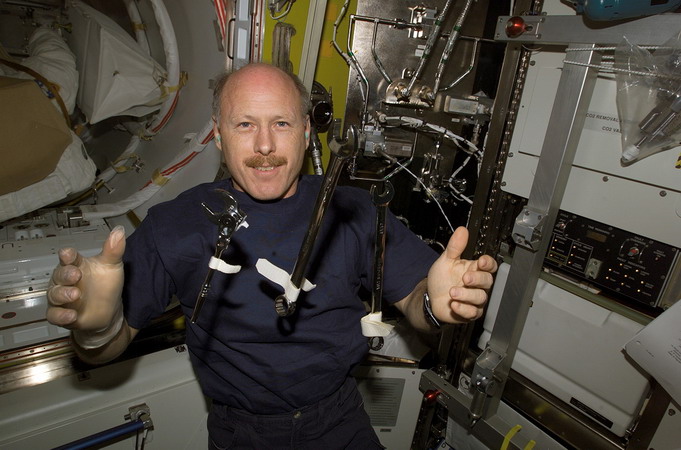 iss6_2.jpg