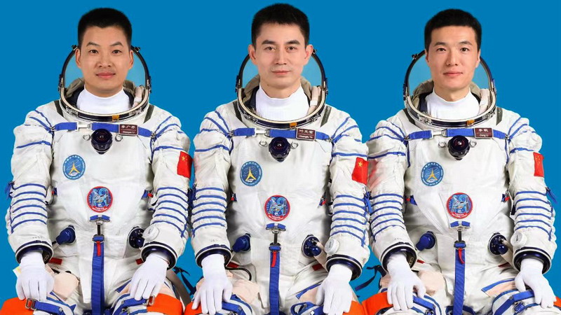 shenzhou18%20crew2.jpg