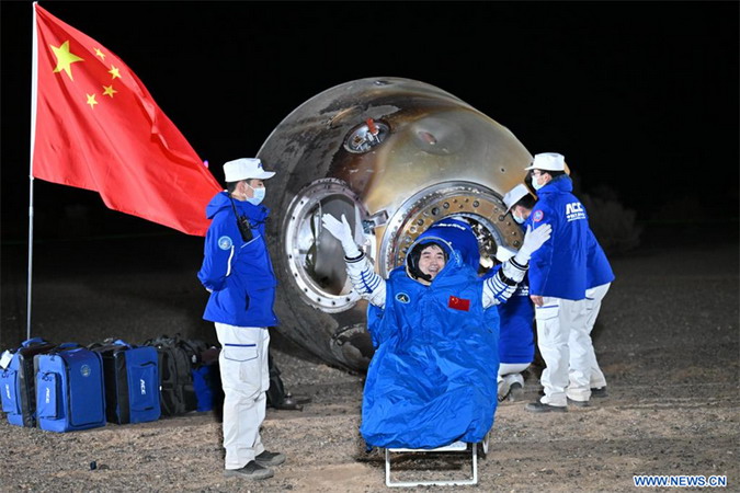 shenzhou18%20retour.jpg