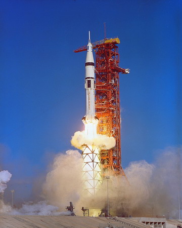 skylab%204_launch.jpg