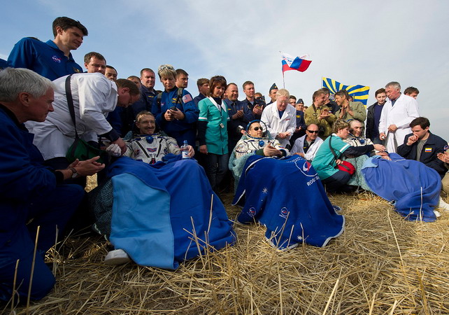 soyuz-tma-22_recovery.jpg