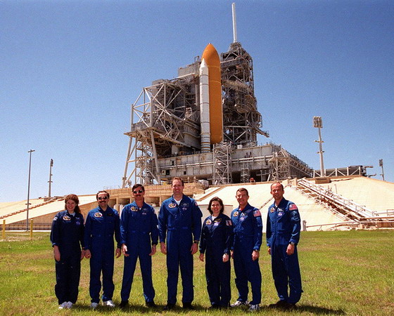 sts-101%20crew%202.jpg