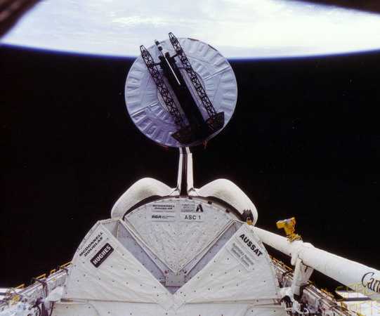 sts-51i_syncom_iv-4.jpg