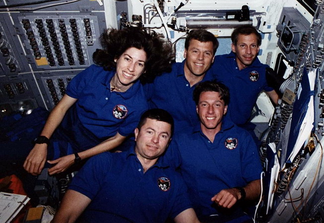 sts-56%20crew%20orbit.jpg