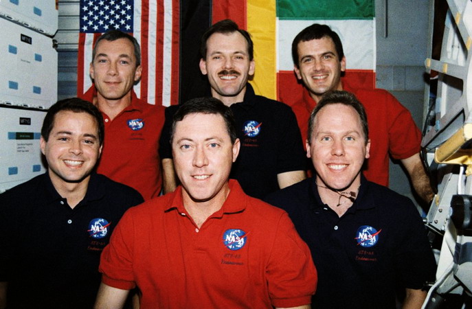 sts-68%20crew-portrait-sts068-002-016-1024x671.jpg