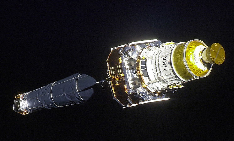 sts-93_chandra_3.jpg