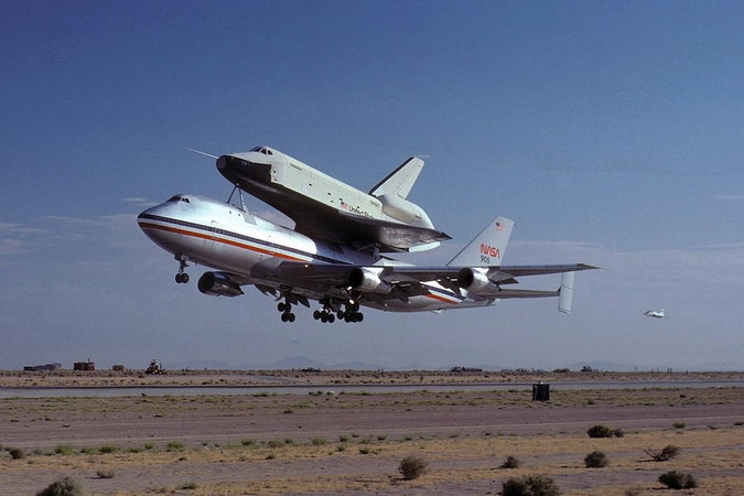 test%20sts%20747-takes-off-with-space-shuttle-enterprise-for-alt-1-brian-lockett.jpg